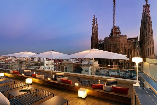 ayre hotel rosellon frente a la sagrada familia